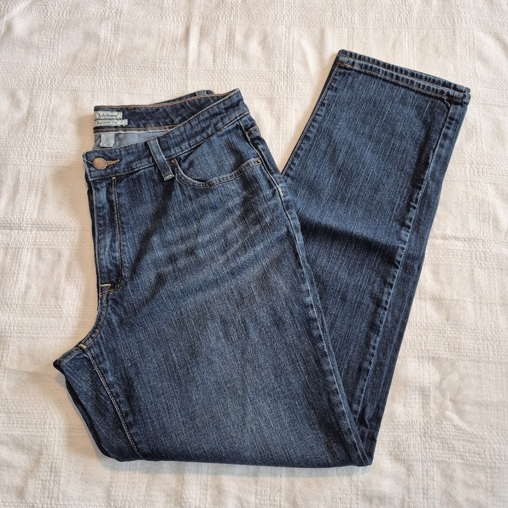 L.L. Bean women's jeans size 10 favorite fit dark wash EUC